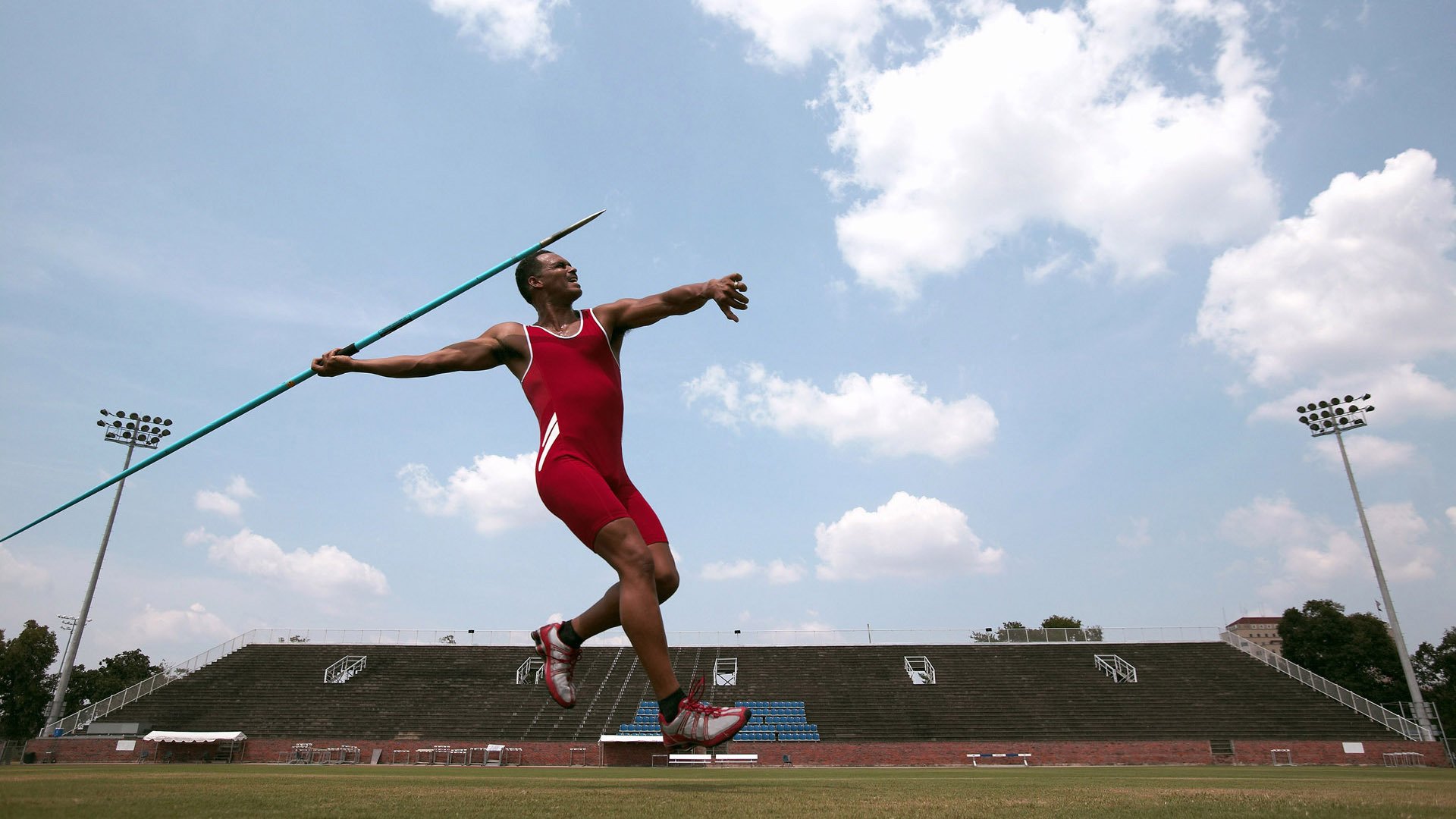 拉莫斯转会动向引发西甲球队竞逐